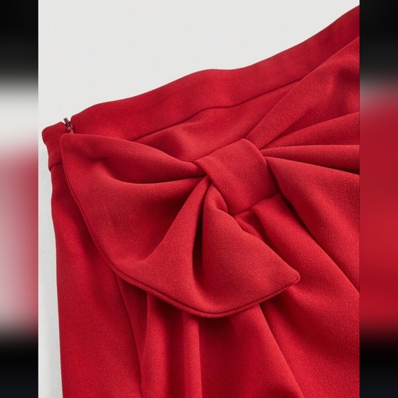 SHEIN Bold Red Mini Skirt with Knot Detail - Picture 3 of 11